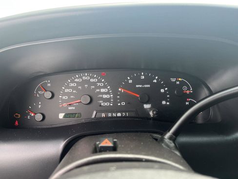 Used 2005 Ford Excursion XLT AWD/4WD image 18