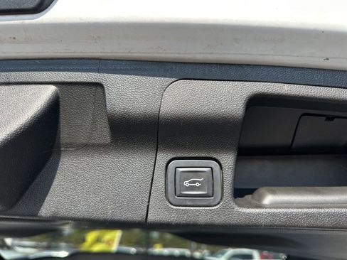 Used 2018 GMC Acadia SLT AWD/4WD image 12