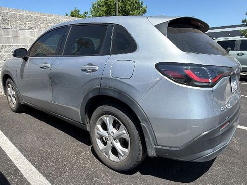 Used 2023 Honda HR-V LX image 3