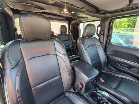 Used 2022 Jeep Gladiator Rubicon w/ Cold Weather Group AWD/4WD image 19