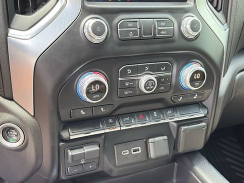 Used 2021 GMC Sierra 1500 Elevation w/ Preferred Package AWD/4WD image 17