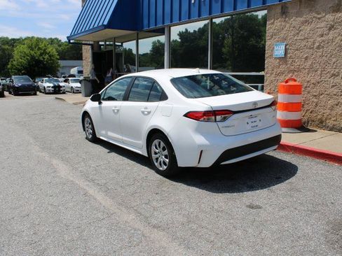 Used 2022 Toyota Corolla LE FWD image 4