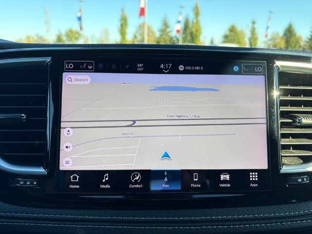 Used 2025 Chrysler Pacifica Limited FWD image 28