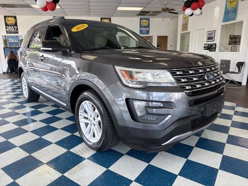 Used 2016 Ford Explorer XLT w/ Equipment Group 202A FWD image 1