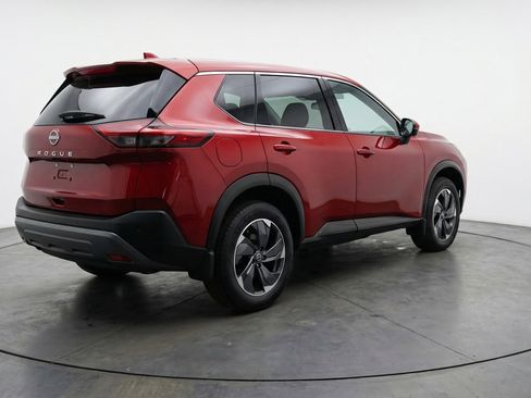 Used 2025 Nissan Rogue SV AWD/4WD image 9