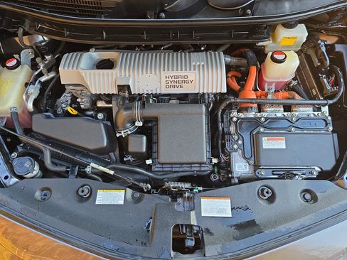 Used 2016 Toyota Prius V Three image 30