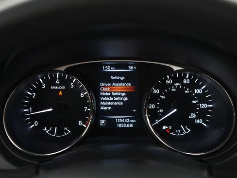 Used 2016 Nissan Rogue SV AWD/4WD image 23