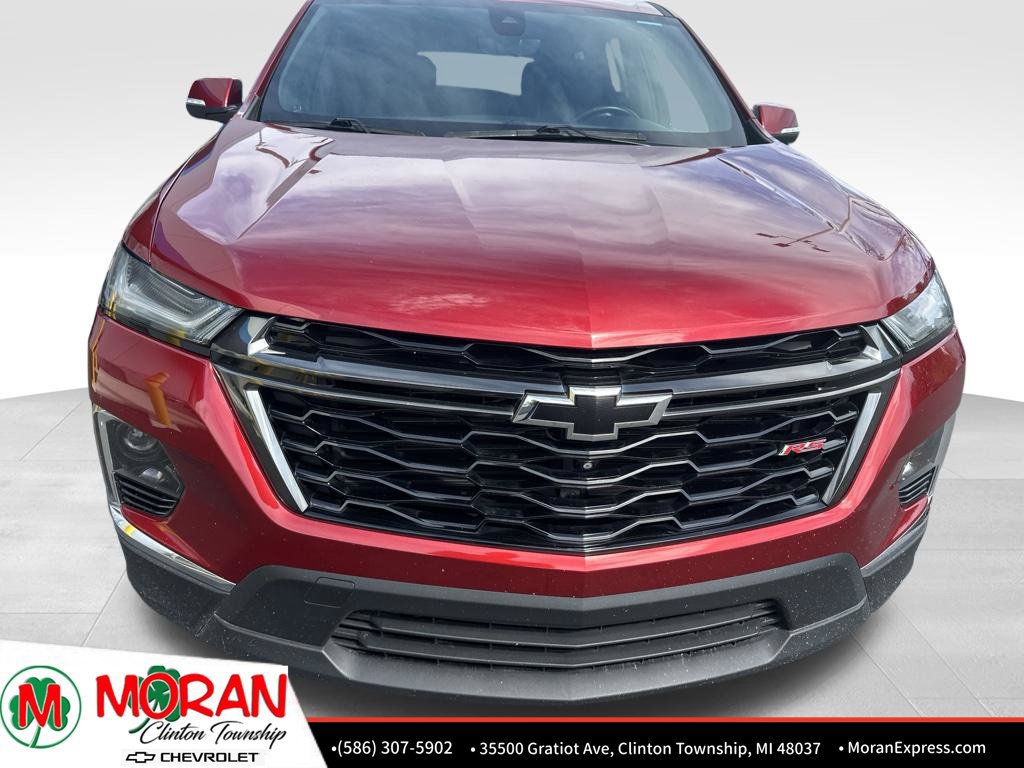 Used 2023 Chevrolet Traverse RS w/ LPO, Floor Liner Package FWD image 3