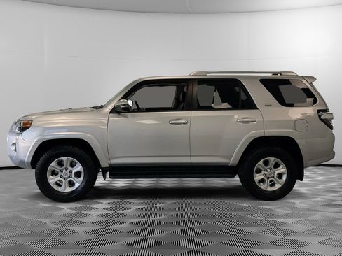 Used 2016 Toyota 4Runner SR5 Premium image 5