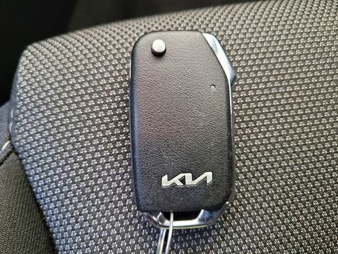 Used 2024 Kia Forte LXS w/ LXS Technology Package image 32