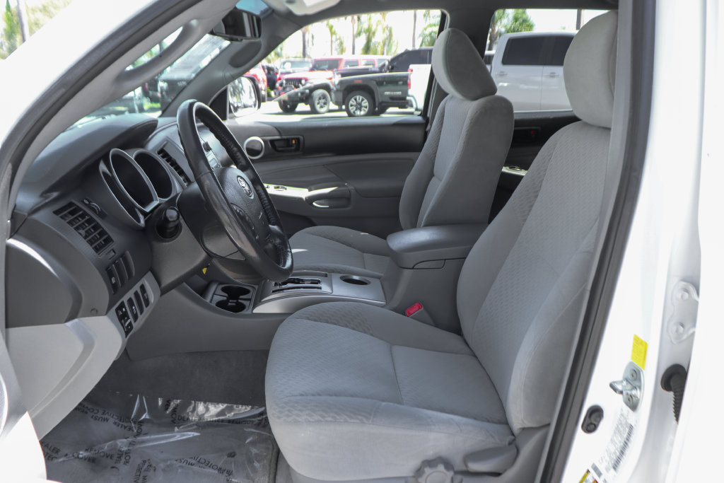 Used 2011 Toyota Tacoma 4x4 Double Cab w/ SR5 Pkg #2 w/JBL Audio image 18