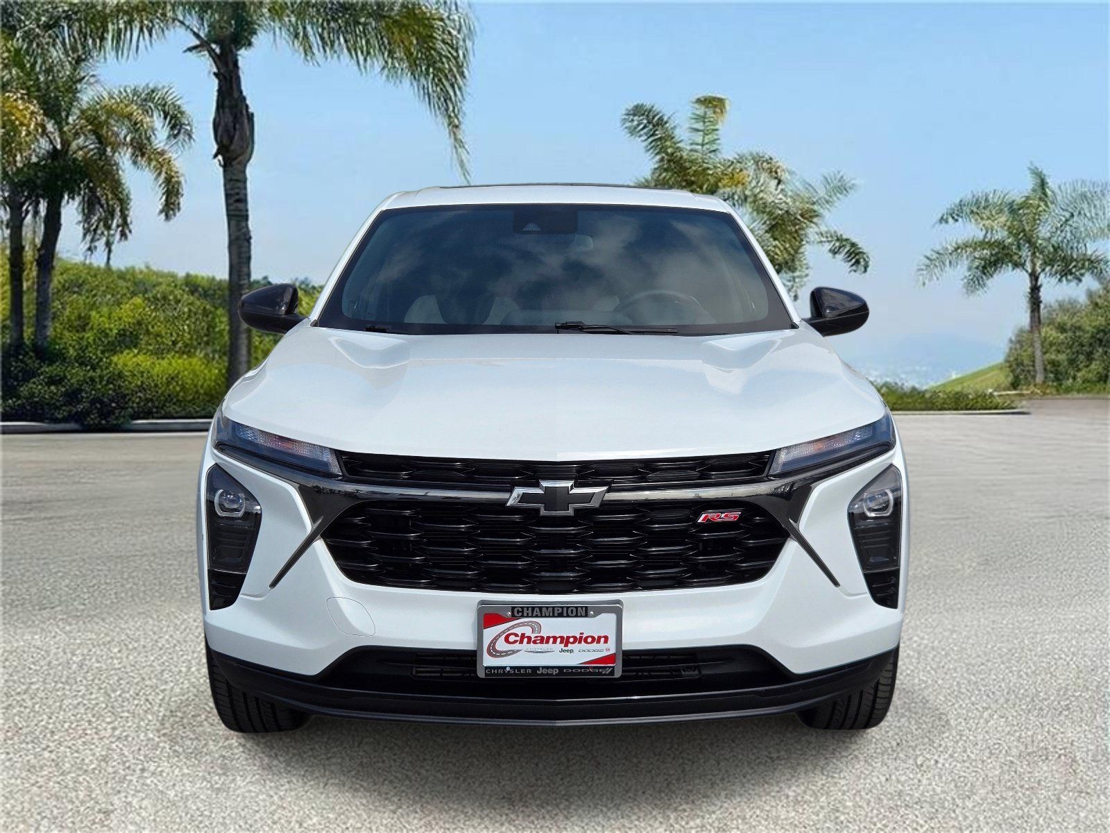 Used 2024 Chevrolet Trax RS w/ Sunroof Package FWD image 3