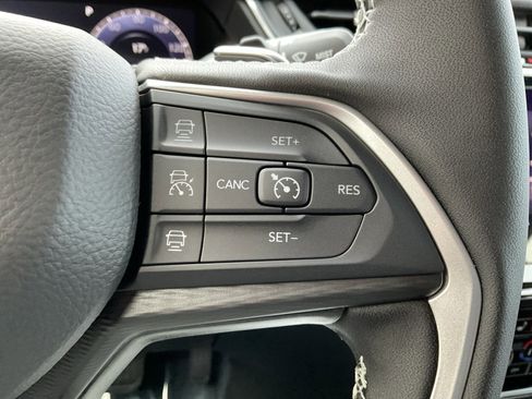 New 2025 Jeep Grand Cherokee L Altitude image 28