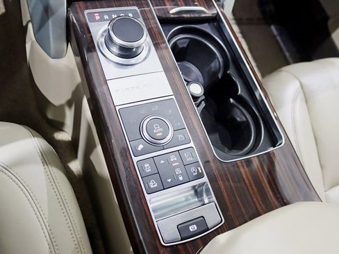 Used 2016 Land Rover Range Rover HSE image 28