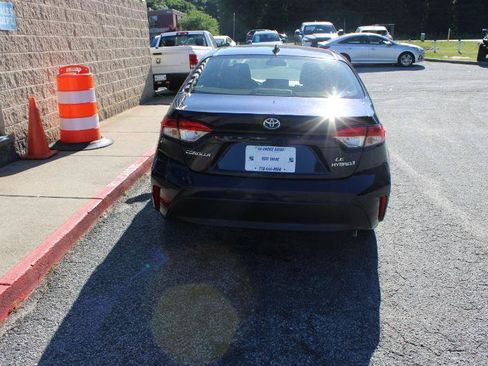 Used 2023 Toyota Corolla LE FWD image 5