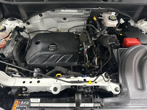 Used 2024 Buick Encore GX Sport Touring image 11