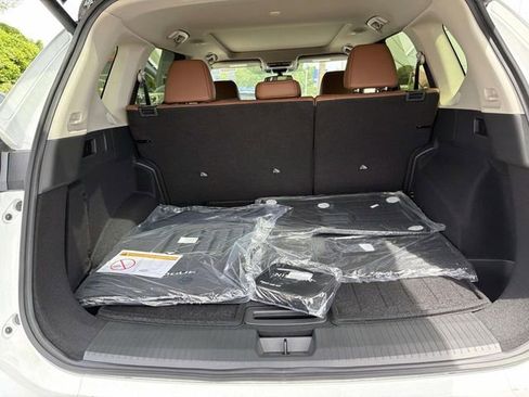 New 2026 Nissan Rogue Platinum w/ Platinum Premium Package AWD/4WD image 9