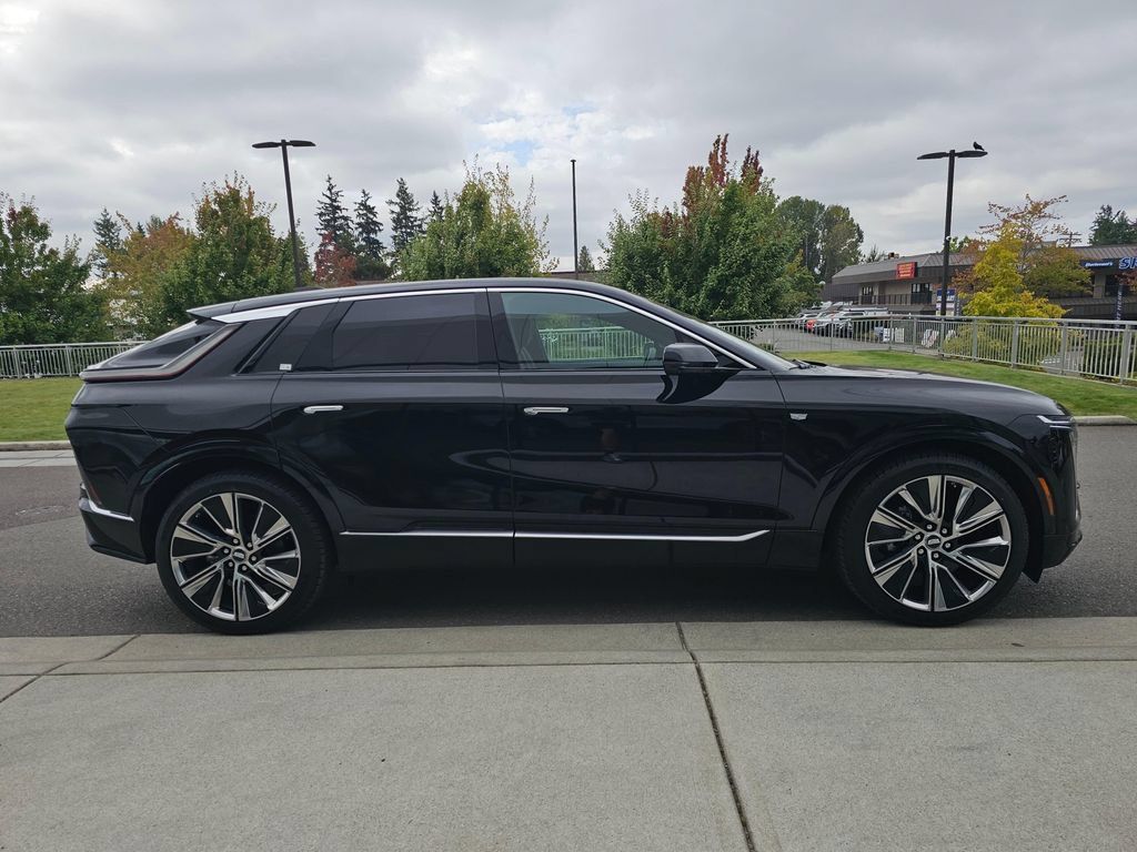 New 2027 Cadillac Lyriq Signature Luxury w/ Nappa Leather Package AWD/4WD image 8