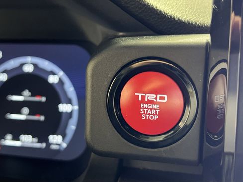 Used 2024 Toyota Tacoma TRD Sport w/ TRD Sport Upgrade Package image 33