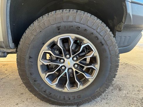 Used 2020 Chevrolet Colorado ZR2 image 12