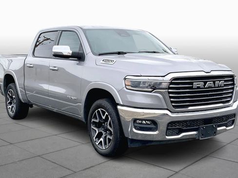 Used 2025 RAM 1500 Laramie image 4