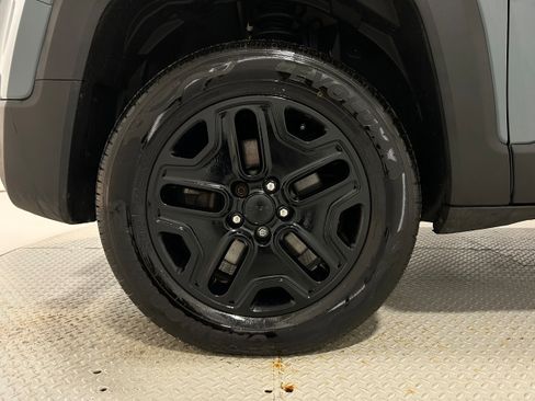 Used 2018 Jeep Renegade Trailhawk w/ Cold Weather Group II image 37