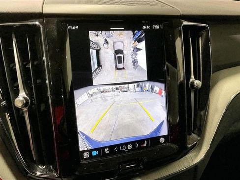 Certified 2025 Volvo XC60 B5 Plus image 22
