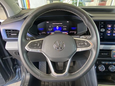 Used 2023 Volkswagen Taos SE FWD image 21