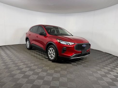 Used 2025 Ford Escape Active FWD image 3