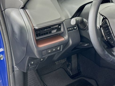Used 2026 Toyota Prius Plug-In Hybrid FWD image 10