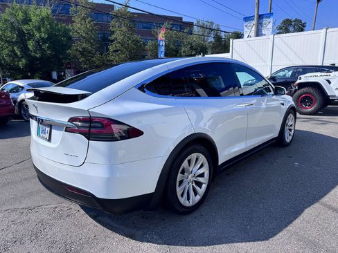 Used 2019 Tesla Model X Long Range AWD/4WD image 5