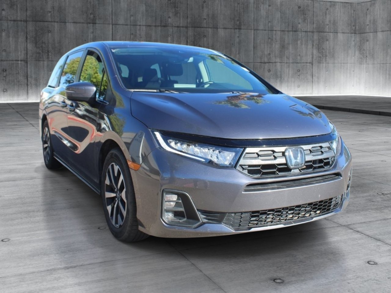 Used 2025 Honda Odyssey EX-L image 9