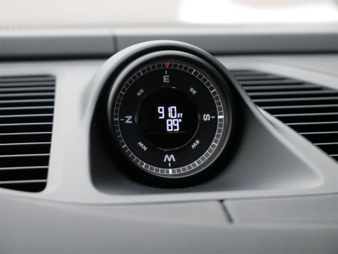 New 2025 Porsche Macan 4S Electric image 14