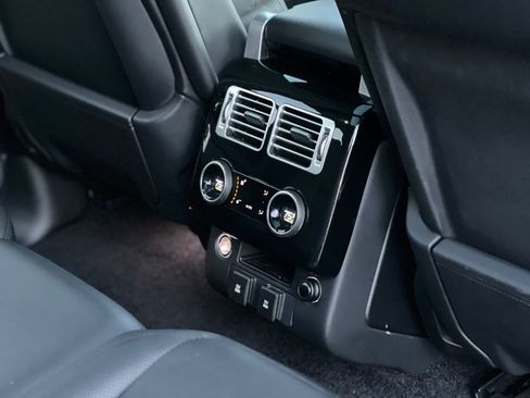 Used 2020 Land Rover Range Rover HSE image 34