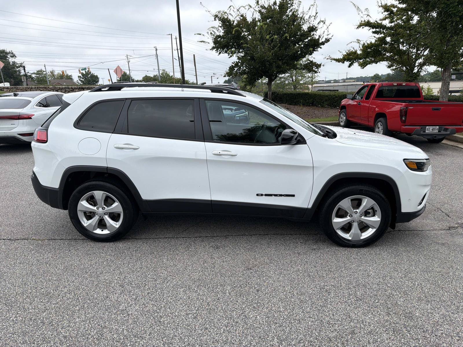 Used 2023 Jeep Cherokee Altitude Lux AWD/4WD image 10