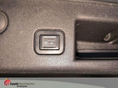 Used 2018 Chevrolet Equinox LT image 27