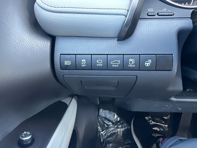 Used 2024 Toyota Camry XLE w/ Navigation Package AWD/4WD image 9