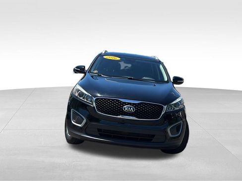 Used 2016 Kia Sorento AWD w/ LX Convenience Package image 2