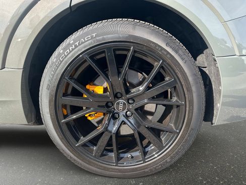 Used 2022 Audi e-tron Chronos image 5