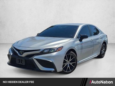 Used 2023 Toyota Camry SE FWD image 1