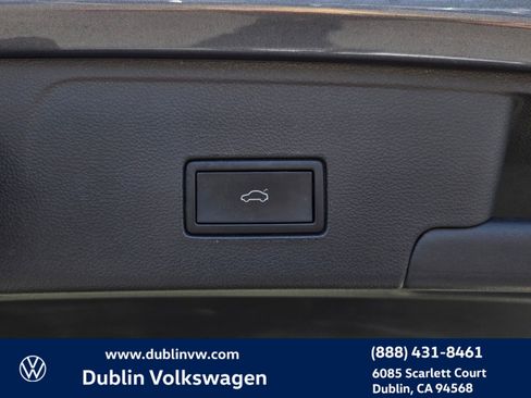 Used 2023 Volkswagen Atlas Cross Sport SE w/ Panoramic Sunroof Package FWD image 24