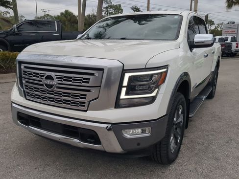 Used 2024 Nissan Titan Platinum Reserve w/ Moonroof Package image 9