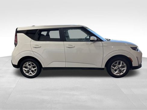 Used 2024 Kia Soul LX w/ Option Group 015 image 6