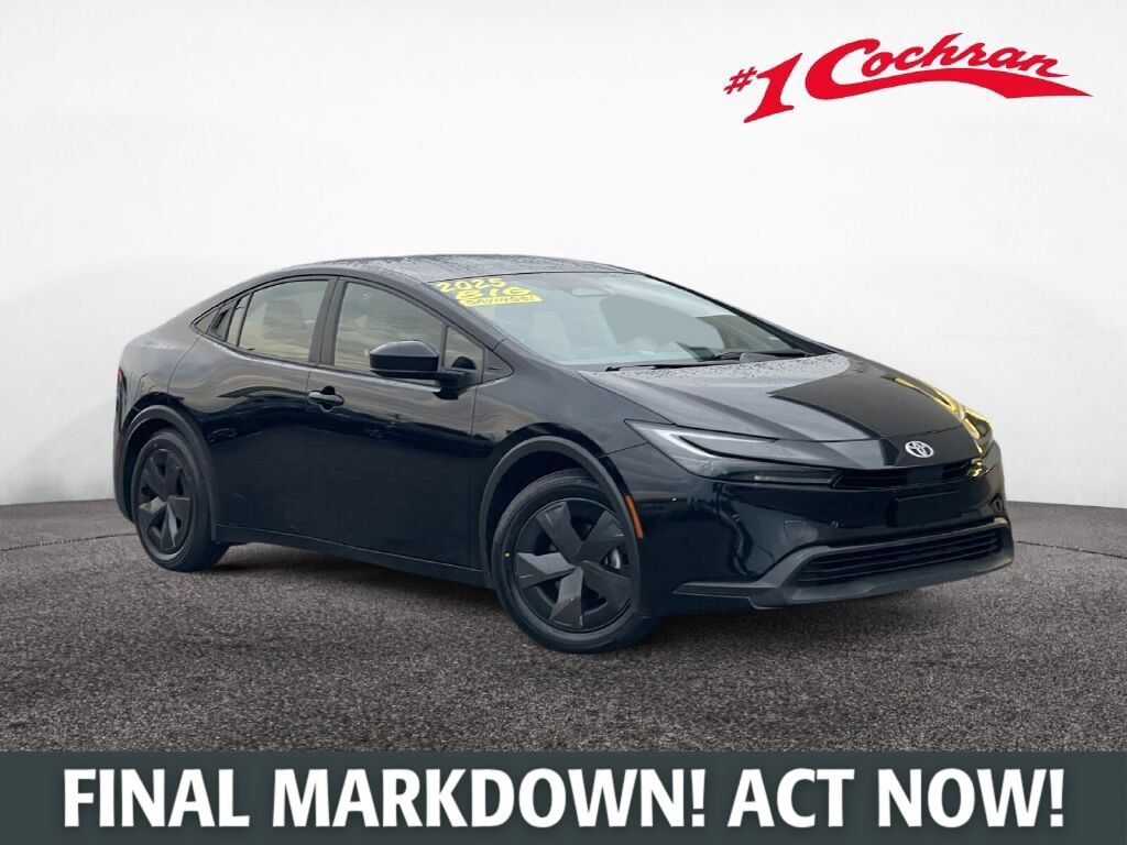 Used 2025 Toyota Prius LE FWD image 1