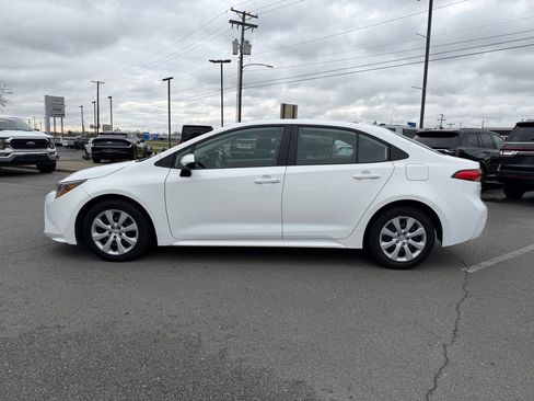 Used 2024 Toyota Corolla LE image 4