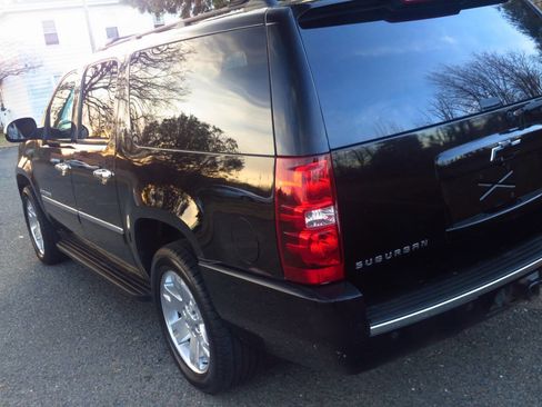 Used 2010 Chevrolet Suburban LTZ image 35