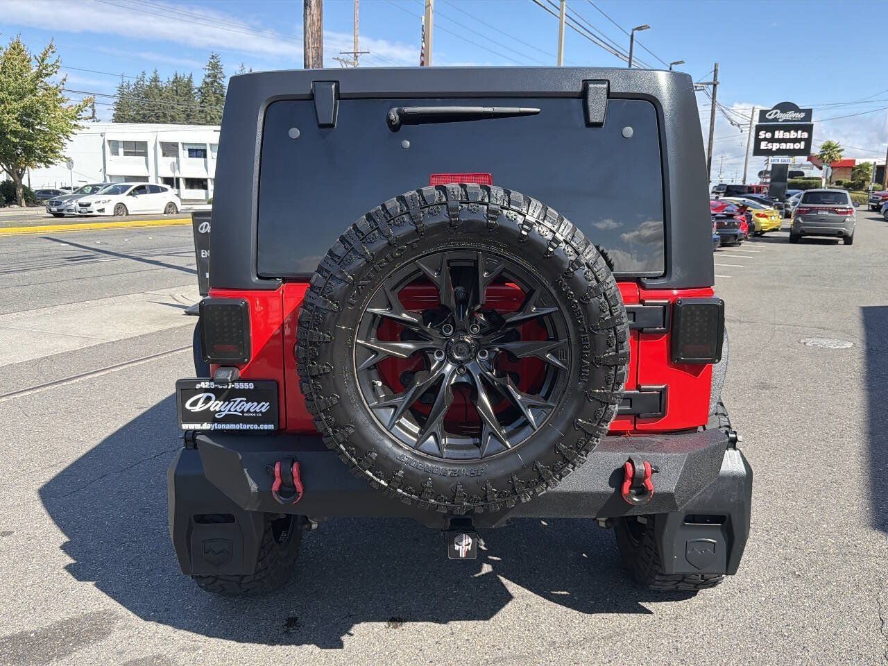 Used 2017 Jeep Wrangler Unlimited Sahara AWD/4WD image 6