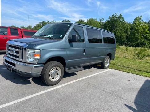 Used 2011 Ford E-150 and Econoline 150 Wagon w/ XLT Premium Pkg RWD image 2