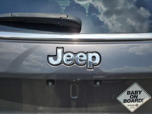 Used 2023 Jeep Compass Limited AWD/4WD image 12