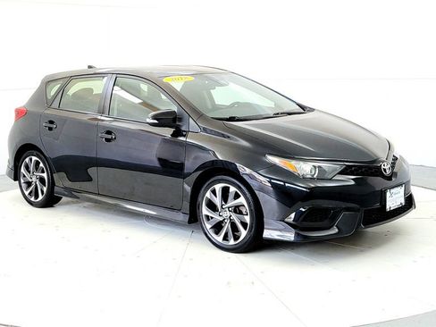 Used 2018 Toyota Corolla iM w/ All-Weather Mat Package FWD image 7